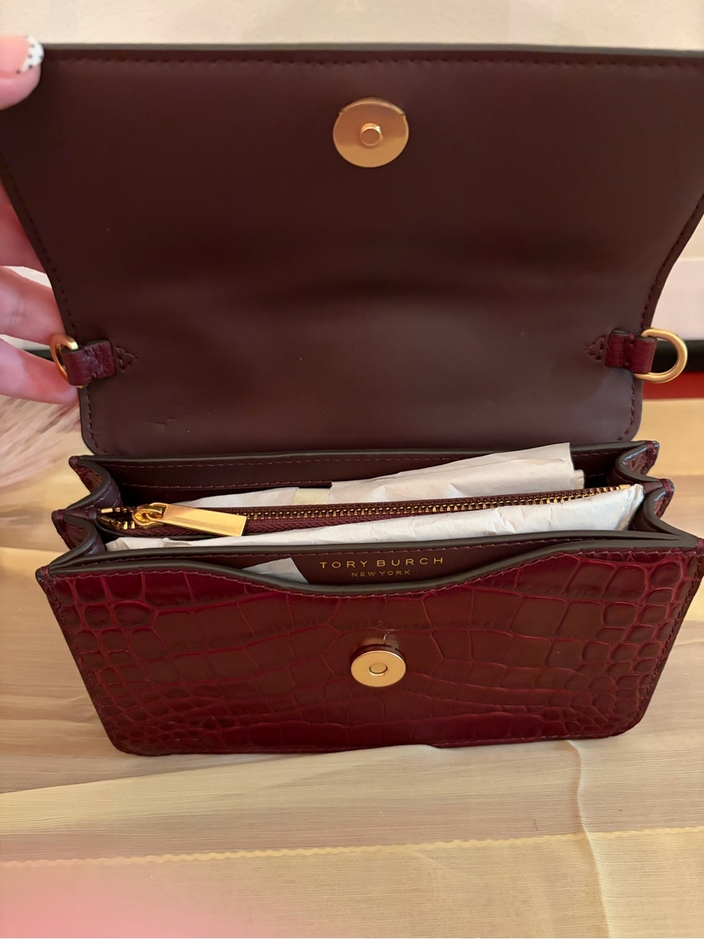 Tory Burch- Claret color, Britten Croc Convertible Crossbody. NWT. - Picture 2 of 7
